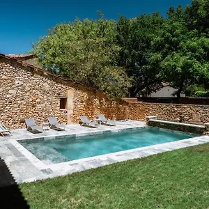 https://suites-de-bruoux-gargas.fr-provencehotel.com